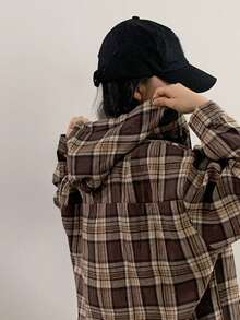 女士休闲宽松印花落肩长袖衬衫，适合春秋季、办公室、通勤和上学穿着。 - 棕色 - 查看 2