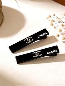 CHANEL Black Diamond-Encrusted Duckbill Hair Clip. Stylish And Cute Bobby Pin. New SS26 Fashion. Travel Essential. High-End Luxury Side Clip. Hair Clip With Bangs. - Black - View 10