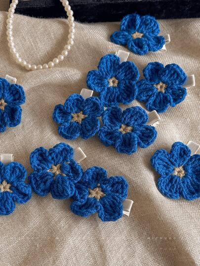 2pcs Cute Blue Woolen Flower Hairpin For Women, Suitable For Frontal Bangs, Side Bangs, And Fringe. It Also Features A Duckbill Clip Design, Making It A Versatile Accessory For All Occasions.