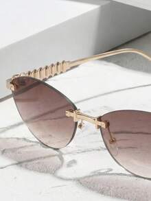 1 Cặp kính mắt mèo gọng nhỏ tối giản unisex, thích hợp cho thể thao, du lịch, lái xe, bãi biển, lễ hội, kỳ nghỉ, dạo phố, câu cá, các hoạt động ngoài trời. Một phụ kiện đường phố thời trang, cũng là lựa chọn tuyệt vời cho sinh viên đại học trong các kỳ nghỉ hè ở bãi biển, các chuyến đi dã ngoại và mùa tựu trường. - Nhiều màu - Xem 2