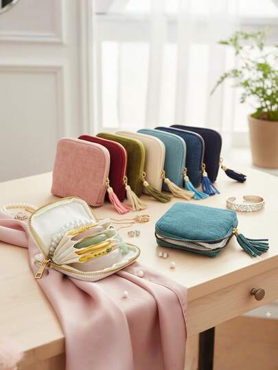 Soft Velvet Small Travel Jewelry Storage Box, Suitable For Bracelets, Necklaces, Large Earrings, Bead Necklaces, Scratch-Resistant Portable Jewelry Pouch For Travel And Daily Use