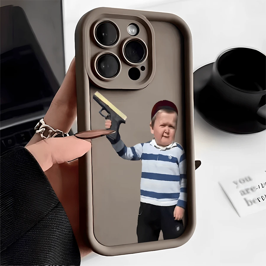 Esta funda infantil con estampado de pistola es compatible con Apple  16E/15/14/13/12/11/PRO/PLUS/PROMAX/MINI, S/A/M/NOTE, S/G/EDGE/E, Transition Spark/HANTOM/CAMON/INFINIX, Honor 400/PLAY/X/Y, OPPO Reno/A/F, 14/Redmi/POCO/NOTE y otros modelos. Está fabricada en TPU transparente, sencillo, elegante y resistente. Es una opción ideal para San Valentín, Halloween, Navidad, para uso personal o como regalo. - Café integral - Ver 1