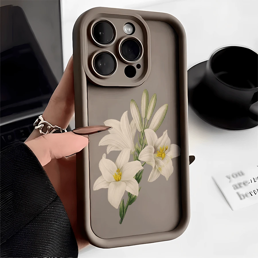 Esta funda retro con estampado de lirios blancos pintados a mano es compatible con Apple 16E/15/14/13/12/11/PRO/PLUS/PROMAX/MINI, S/A/M/NOTE, S/G/EDGE/E, Transition Spark/HANTOM/CAMON/INFINIX, Honor 400/PLAY/X/Y, OPPO Reno/A/F, 14/Redmi/POCO/NOTE y otros modelos. Está fabricada en TPU transparente, sencillo, elegante y resistente. Es una opción ideal para San Valentín, Halloween, Navidad, para uso personal o como regalo. - Café integral - Ver 1