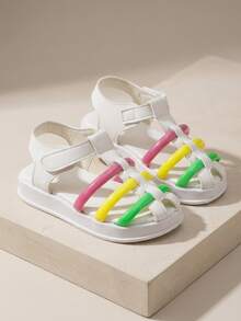 Sandal trẻ em, giày bệt cho bé gái, có thể điều chỉnh kích cỡ, size 3-12 tuổi, màu trắng ngà, mũi kín, quai sọc cầu vồng, màu xanh lá cây pastel, vàng, hồng, đế dày, kiểu La Mã, có khóa dán. - Nhiều màu - Xem 2