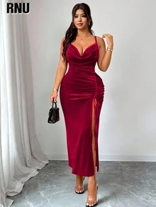 RNU 大码女士优雅丝绒面料深V领露背交叉设计腰部开衩抽绳连衣裙，百搭款式，适合派对、夜生活、生日、婚礼宾客、浪漫约会、度假等场合。 - 酒紅色 - 查看 6