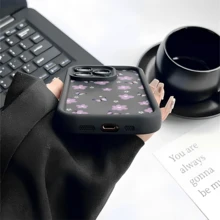 Esta funda para teléfono con estampado de mariposas y corazones morados es compatible con Apple  16E/15/14/13/12/11/PRO/PLUS/PROMAX/MINI, S/A/M/NOTE, S/G/EDGE/E, Transition Spark/HANTOM/CAMON/INFINIX, Honor 400/PLAY/X/Y, OPPO Reno/A/F, 14/Redmi/POCO/NOTE y otros modelos. Está hecha de TPU transparente, sencillo, elegante y duradero. Es una opción ideal para San Valentín, Halloween, Navidad, para uso personal o como regalo. - Negro - Ver 7