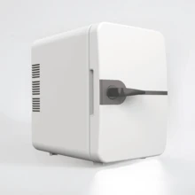 1，ミニマルなデザインが特徴のスタイリッシュなポータブル冷蔵庫。フェイスマスクや化粧品の鮮度保持に最適です。静音設計で、ご家庭でも車内でもお使いいただけます。寝室、キッチン、車内でも使用でき、冷暖房機能も備えています。容量は4L（コーラ缶6本分）で、車のシガーソケットと日本の標準プラグが付属しています。完全に凍結するものではありませんので、冷凍保存が必要な場合はご購入をお控えください。 - ホワイト - チェックする 1