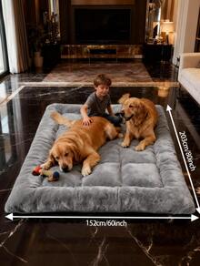 Super Large Dog Comfortable Pet Sleeping Mat, Soft Non-Slip Washable Suitable For Large Dogs, Essential Items For Keeping Pets Warm In Winter, An Ideal Choice For Multi-Pet Families, Family Members Playing With Pets In The Living Room Or Garden - 灰色 - 查看 9