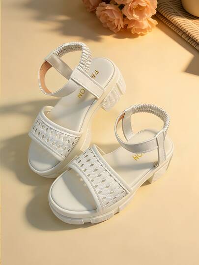 1 đôi dép xăng đan trẻ em màu be, kiểu công chúa, đế bằng chống trơn trượt, quai đeo mắt cá chân có thể điều chỉnh, thiết kế phần trên bằng lưới, thoải mái và thoáng khí, thích hợp cho các chuyến đi chơi mùa hè, đám cưới, các buổi tụ họp thường ngày và sử dụng hàng ngày.