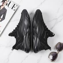 Zapatillas deportivas de color negro para hombre, tenis para hombre, tenis de hombre, confeccionadas con tejido de malla transpirable. Un modelo ligero y cómodo, ideal para el gimnasio y para caminar a diario, con cordones resistentes y suela antideslizante. - Negro - Ver 11