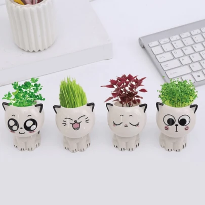 1 chậu trồng cây mini hình mèo hoạt hình dễ thương, kiểu dáng tối giản hiện đại, thiết kế lỗ thoát nước tiện dụng, chất liệu gốm cao cấp thoáng khí, kích thước nhỏ gọn 2.95x2.36 inch, hoàn hảo cho cây mọng nước, thảo mộc, cây xanh, lý tưởng để trang trí bàn làm việc, bệ cửa sổ nhà, quà tặng giáo dục, tượng nhỏ đáng yêu mang lại sự thư thái cho không gian sống.