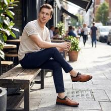 Zapatos de Hombre Casuales de Cuero Sintético Suave Mocasines Hombre con Suela Antideslizante Calzado para Caballero Transpirable y Ligero Tenis para Hombre de Moda Diseño Elegante y Confortable Zapatos para Hombre Flexibles y Resistentes al Desgaste Ideal para Oficina Trabajo y Uso Diario Informal - Marrón - Ver 1