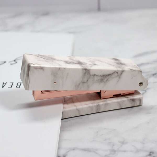 multibey 1 pieza Grapadora con estampado de mármol estético con acentos en oro rosa - Papelería de escritorio para decoración del espacio de trabajo