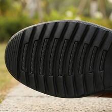 Zapatos de hombre de vestir y calzado casual de cuero PU con cordones y detalle metálico lateral. Estos zapatos para hombre elegantes integran el estilo de mocasines hombre, siendo transpirables, suaves y antideslizantes. Zapatos cómodos de moda para oficina o negocios, calzado de caballero resistente al desgaste y ligero para uso diario, diseño versátil y moderno tipo tenis para hombre formal con suela flexible. - Marrón - Ver 8