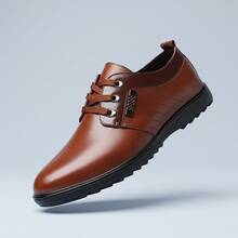 Zapatos de hombre de vestir y calzado casual de cuero PU con cordones y detalle metálico lateral. Estos zapatos para hombre elegantes integran el estilo de mocasines hombre, siendo transpirables, suaves y antideslizantes. Zapatos cómodos de moda para oficina o negocios, calzado de caballero resistente al desgaste y ligero para uso diario, diseño versátil y moderno tipo tenis para hombre formal con suela flexible. - Marrón - Ver 9