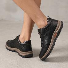 Zapatillas deportivas de cuero sintético negro para hombre, tenis para hombre, botas de hombre, tenis de hombre, con cordones, de estilo sencillo y moderno, ideales para combinar con cualquier look. Zapatillas deportivas para hombre, perfectas para practicar deportes al aire libre, actividades de negocios, la oficina y el uso diario informal. - Negro - Ver 4