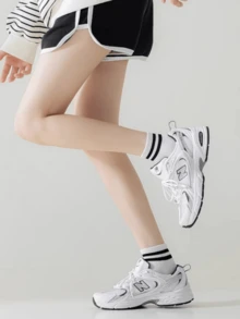 3双装经典纯色双条纹中筒袜，男女通用运动袜，时尚运动风，适合户外跑步、徒步、攀岩、骑行、室内瑜伽和健身，透气吸湿，日常穿着也很理想。 - 彩色 - 查看 5