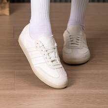 Giày thể thao nữ adidas Originals SAMBA OG mũi tròn, thoải mái và mềm mại, sản xuất tại Đức, màu be. - Màu be - Xem 2