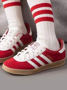 Giày thể thao trong nhà adidas Originals GAZELLE INDOOR thoải mái và thời trang của Đức, dành cho nam, màu đỏ. - Đỏ - Xem 1