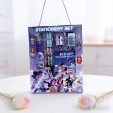 KPOP 女团“猎巫”主题两件套文具套装，包含铅笔、卷笔刀、橡皮、笔记本、尺子，适合办公、书写、生日、派对、返校礼物等场合。 - 彩色 - 查看 1