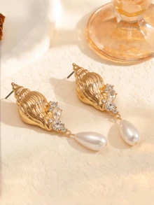 1 par de pendientes con forma de concha de mar de metal decorados con rhinestones, pendientes con diseño de concha de mar decorados con perlas de gota, adecuados para que las mujeres los usen en vacaciones en la playa u ocasiones de fiesta - Multicolor - Ver 6