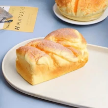 1个逼真软绵绵面包玩具，缓解压力，慢回弹，多种形状，触感柔软，适合青少年和成人，面包模型道具，生日/节日礼物 - 彩色 - 查看 5