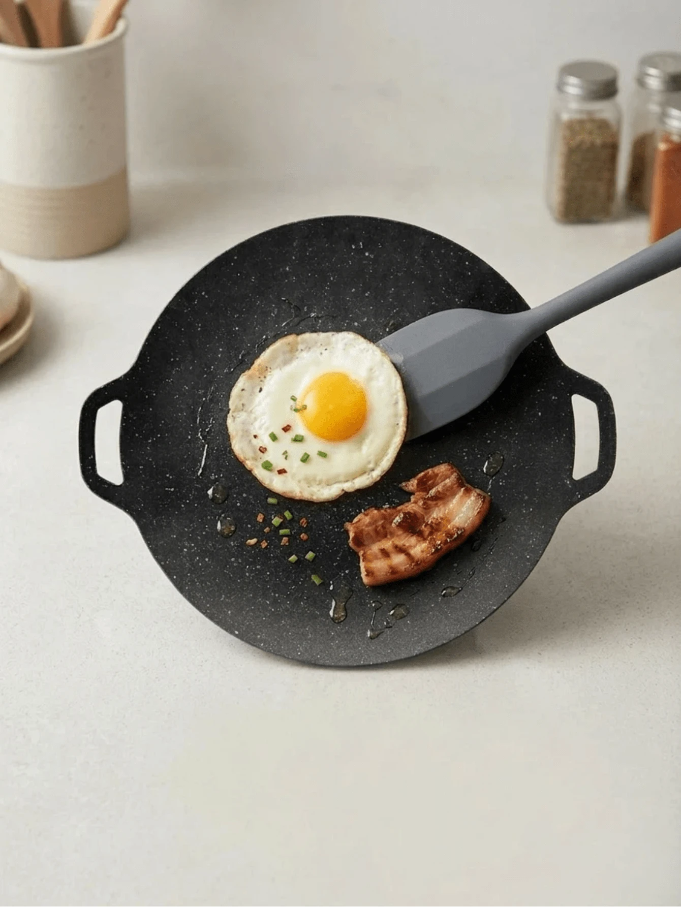 Sartenes Antiadherente, Sartén Redonda para Barbacoa al Aire Uso en Estufas de Inducción y Cocina de Gas un Utensilio de Cocina Portátil y Multiusos para una Alimentación Más Sana en Casa o en un Día de Campo, Ofrece Limpieza Cómoda y Gran Durabilidad, su Mango está Pensado para Colgarla y Liberar Espacio. - Ver 1