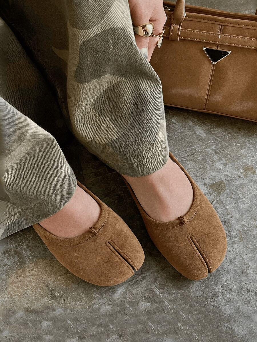 Tabi Ballet Flats Shoes For Women Rounde Toe Split Toe Low Heel Comfortable Flats Casual Shoes - 卡其色 - 查看 1