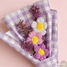 手工钩织雏菊花束 - 薰衣草格子包装迷你永生花，毕业、生日、纪念礼品 - 淡紫色 - 查看 3