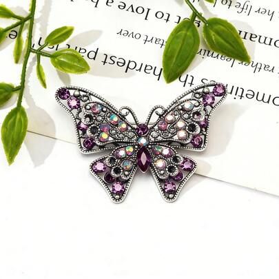 1Pc Fashion Elegant Butterfly Brooch Cute Animal Metal Badge Suit Lapel Coat Pin Clothing Jewelry Accessories Holiday Gifts