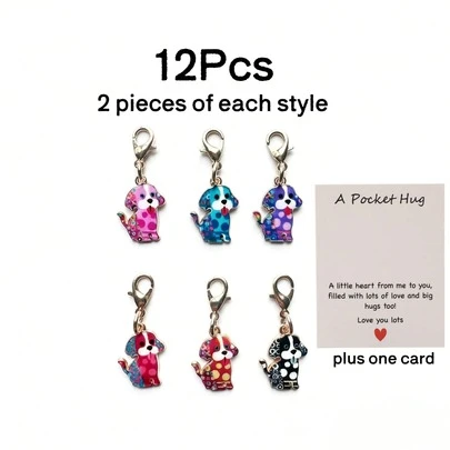12个/24个可爱狗狗钥匙扣，色彩缤纷，图案多样，包括波点等，风格可爱活泼，并附赠配套卡片。这款钥匙扣适合喜爱可爱宠物风格并需要时刻陪伴的人。它们可以用作钥匙或包包挂饰，也是送给朋友和宠物爱好者的绝佳礼物，传递着“时刻被温柔的爱和忠诚包围”的感觉。