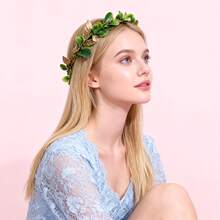 Flower Crown For Women Green Leaf Headband Greek Goddess Crown Roman Leaf Gold Tiara Forest Fairy Wreath Headpiece Renaissance Faire Accessories Wedding Bridal Hair Wreath Boho Floral Headband With Emerald Forehead Pendant Princess Beach Hair Band Woodland Fairycore Aesthetic Accessories Costume Party Headwear Adjustable Ribbon Hair Vine For Photoshoot Music Festival Outfit Garden Party Decor Elegant Leafy Crown For Girls Teens Nature Inspired Hair Jewelry Mythological Costume Props Victorian Style Headpiece Sparkling Crystal Gemstone Forehead Jewelry Queen Crown For Homecoming Prom Graduation Party Favors Mythical Creature Cosplay Accessories Medieval Headband Gold Leaf Hair Hoop Ancient Greek Mythology Style Accessories Tropical Vacation Beachwear Hair Accessories Whimsical Fairy Tale Hair Vine High Quality Handmade Leaf Crown Gift For Her Friends Sisters Daughter - 金綠眉心墜花環2050 - 查看 5