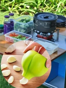 1个硅胶蒜瓣剥皮器，提供两种剥皮方式，快速便捷的厨房工具，符合人体工程学的手柄，经久耐用，可放入洗碗机清洗，多功能食品处理工具，实用圆柱形蒜瓣剥皮器，柔软易剥，简单便捷的厨房工具，户外厨房适用 - 彩色 - 查看 12