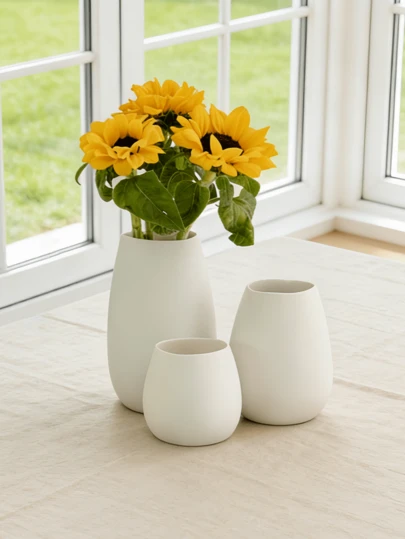 白色陶瓷花瓶，1个，适用于任何装饰或摄影拍摄。这款奢华的家居装饰品是节日或毕业季的理想礼物。完美契合波西米亚风格的阳台、卧室、客厅、厨房和花园装饰，是家居装饰和客厅布置的理想之选。玻璃花瓶