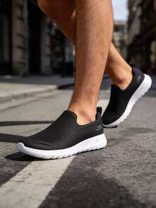 Skechers 运动透气网面休闲一脚蹬鞋，舒适运动鞋，适合日常穿着和通勤，建议选购小半码 - 54600-BKW - 黑與白 - 查看 1