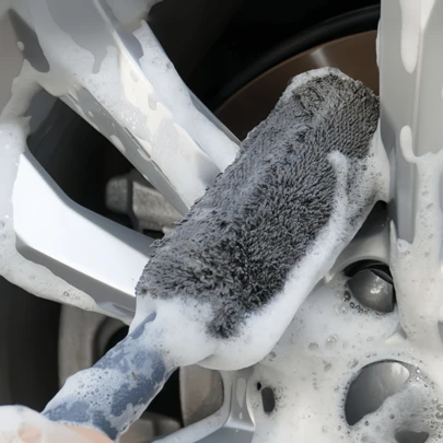 1pc Gray Car Cleaning Brush, Interior Detail Duster Brush With Super Fine Fiber, Wheel Rim Brush, Car Home Motorcycle Multi-Purpose Washing & Detailing Accessory, Soft Fine Fiber Suitable For Detail Dusting, Wheel Rim / Interior / Motorcycle Multiple Scenarios