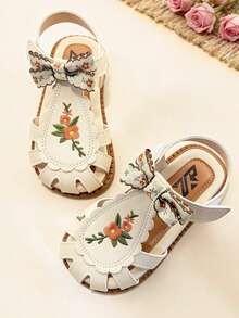 1 Pair Fashion Children's Sandals, Beige Girls' Sandals, Butterfly Embroidery Decor, Hook And Loop Design, Soft Non-Slip Sole, Suitable For Banquet, Party, Wedding, Vacation, Girls' Sandals, Kids Sandals - Beige - View 3