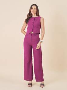 Linen Set Consisting Of A Turtleneck Vest And Trousers With Covered Button Details. - 酒紅色 - 查看 1