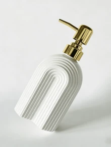 1pc Nordic Luxury Soap Dispenser - A Well-Designed Lotion Bottle Made Of High-Quality Glass. This Refillable Soap Dispenser Features An Elegant Curved Texture, Serving As Both A Practical Bathroom Soap Dispenser And A Fashionable Home Decor Item. Versatile For Filling With Hand Soap, Shampoo, And More. - Silver - View 10