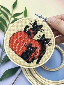 One-Piece Bamboo Round Embroidery Hoop With Adjustable Silver Screw Head. Natural Smooth Bamboo Embroidery Hoop Frame. Adjustable Tightness For Cross-Stitch. Suitable For Hand Embroidery, Home Decor, Holiday DIY Projects, And Everyday Craft Projects. - 1 Bamboo Frame - View 2