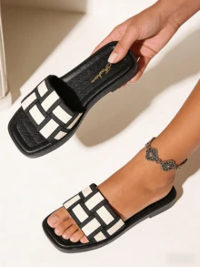 Casual Bohemian Buckle Vacation Plaid Flat Sandals - White - View 2