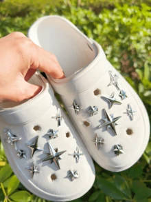 18pcs DIY Detachable Five-Pointed Star Decorations, Shoe Accessories, Suitable For Clogs, Sandals, Slippers, Garden Shoes, Beach Shoes, Multi-Functional Decorative Buckles, Holiday Gifts - Silver - View 3