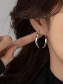 1 Pair Minimalist Mobius Oval Asymmetric Geometric Design Elegant Women's Hoop Earrings - Silver A-type - View 5