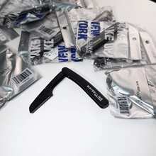 Maybelline 180 Degree Foldable Precision Blade Eyebrow Razor With Protective Cover - Black - View 1