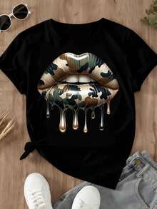 Light Blue Camouflage Lip Drop Print T-Shirt - Casual Short Sleeve Round Neck Top, Machine Washable Spring Summer Tee With Geometric Pattern, Comfortable Casual Attire, Ladies T Shirts, Smooth - 黑色 - 查看 2
