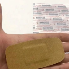 50片特大号绷带 - 透气创伤垫，适用于户外急救和运动损伤治疗，采用低致敏性粘合剂，用于紧急伤口敷料，为日常护理提供高强度保护，适合急救箱使用。 - A - 查看 2
