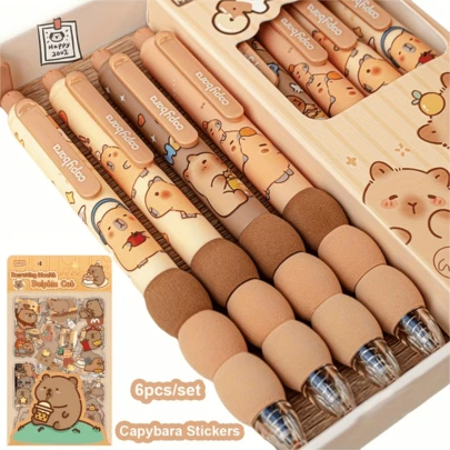 Bộ 4 bút xóa được kèm 6 sticker chuột nước, đầu bút mảnh 0.5mm, có thể thu gọn, mực xanh dương, thích hợp cho học sinh.