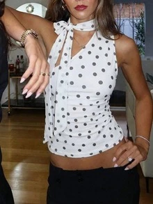 Blusa elegante de mujer con hombros asimétricos, de malla de punto y lunares, nueva colección Primavera/Verano 2026 - Blanco - Ver 1