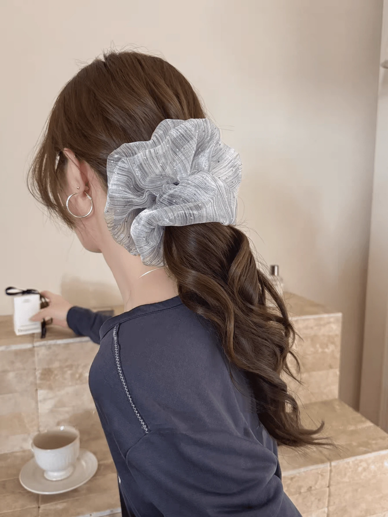 1pc Starry Sky Mesh Rhinestone Scrunchie, Fashionable Oversized Hair Accessory, Atmosphere-Enhancing For Spring/Summer Travel Accessories - Light Grey - View 1