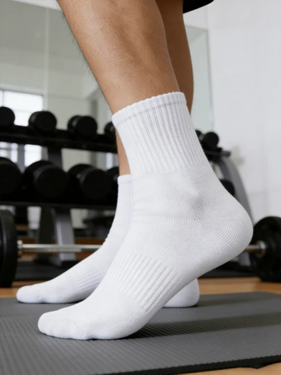 1双男女通用中筒运动袜 白色中筒袜 白色运动袜 中筒袜 男士运动袜，轻柔足弓支撑，透气柔软舒适，吸湿排汗，弹性耐穿，适合日常休闲步行、跑步、慢跑、健身房、户外活动，四季皆宜，男女皆可穿着